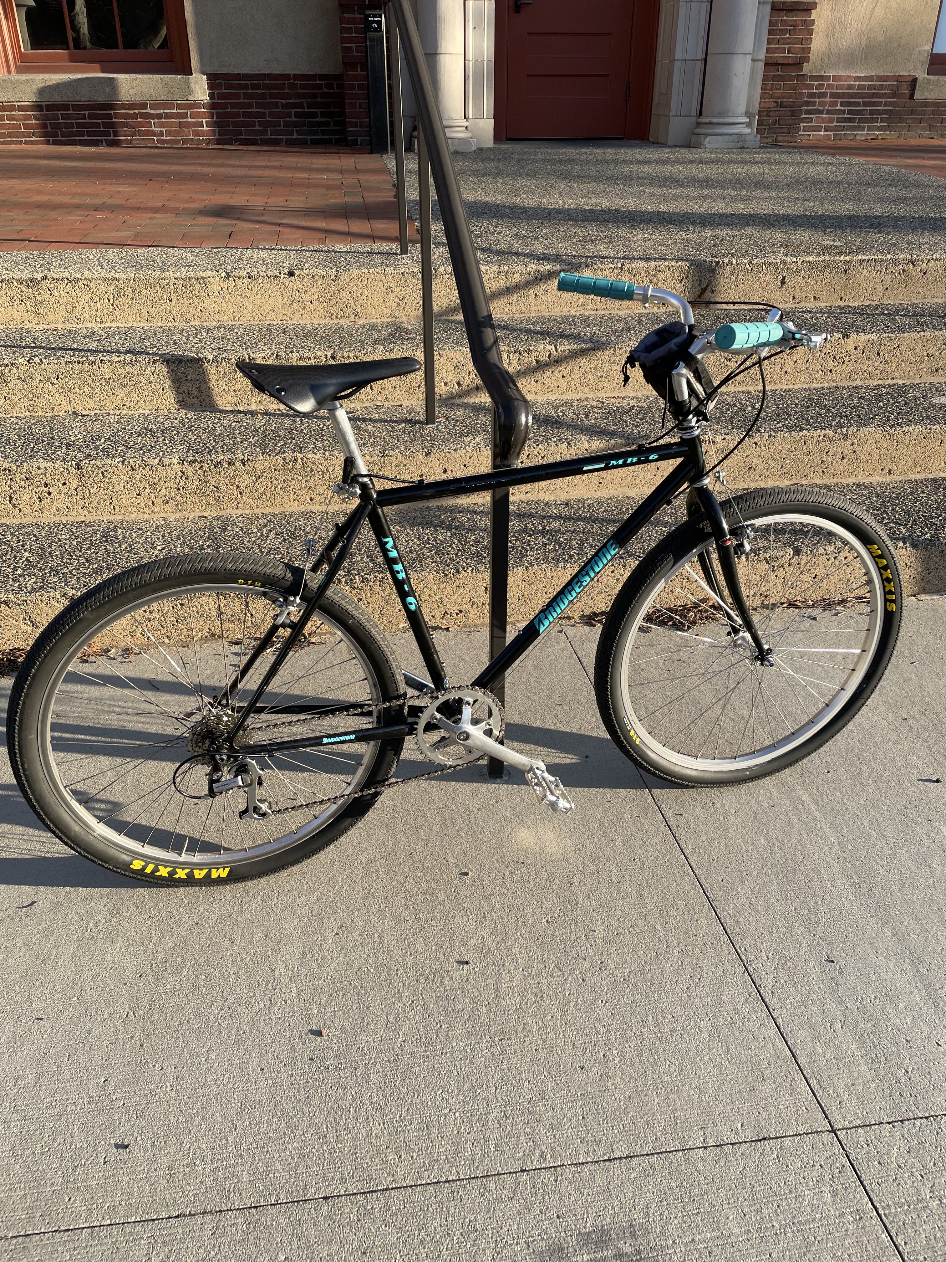 Bridgestone MB-6 side view